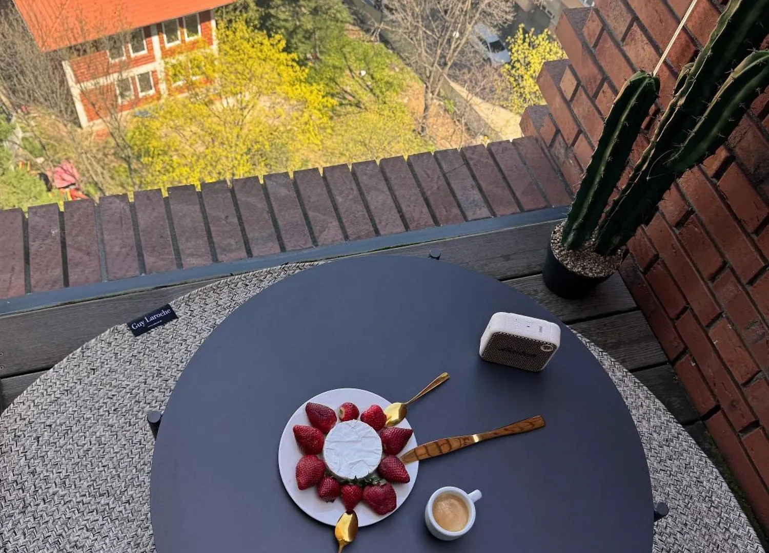Sofia Rooftop Red Apple Bulharsko
